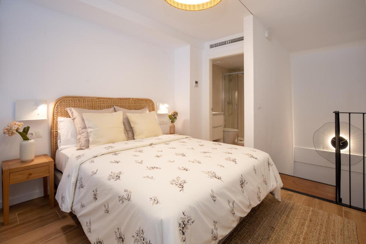Apartup Opera Loft Love Valenza Esterno foto